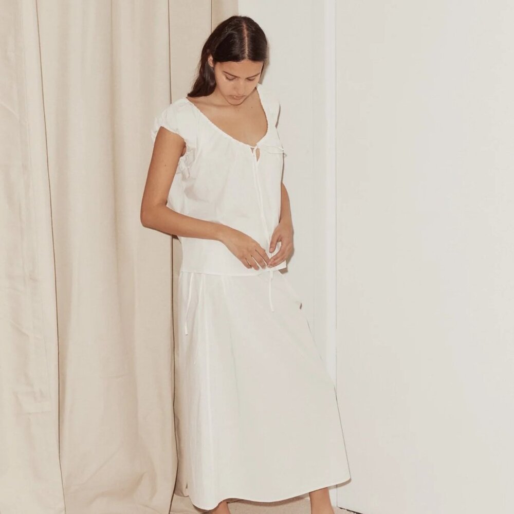 Deiji One Panel Top